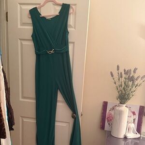 Chic Emerald Sleeveless Jumpsuit